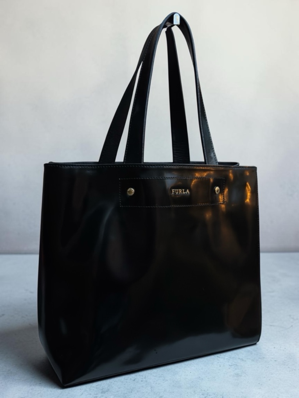 FURLA Musa BiColor Patent & Saffiano Leather Tote Bag. Rare. Limited Edition. - Picture 4 of 16